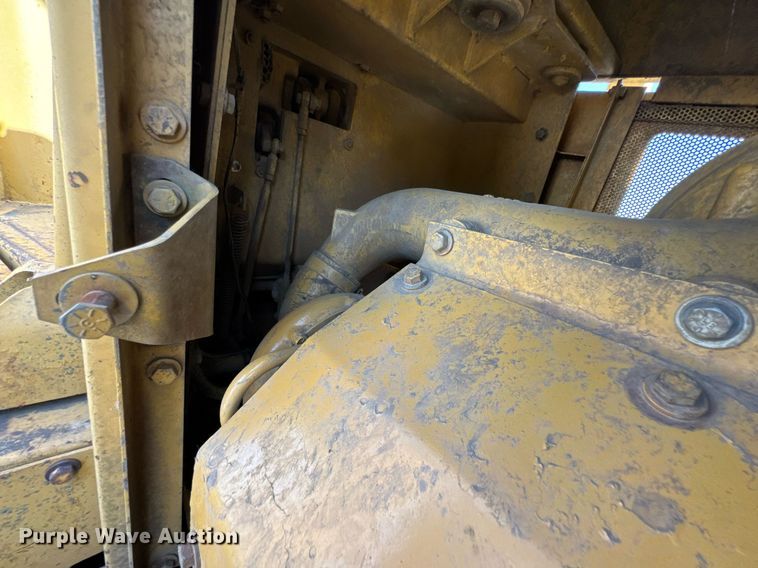 image for item DU9342 1986 Caterpillar D6H Series II dozer