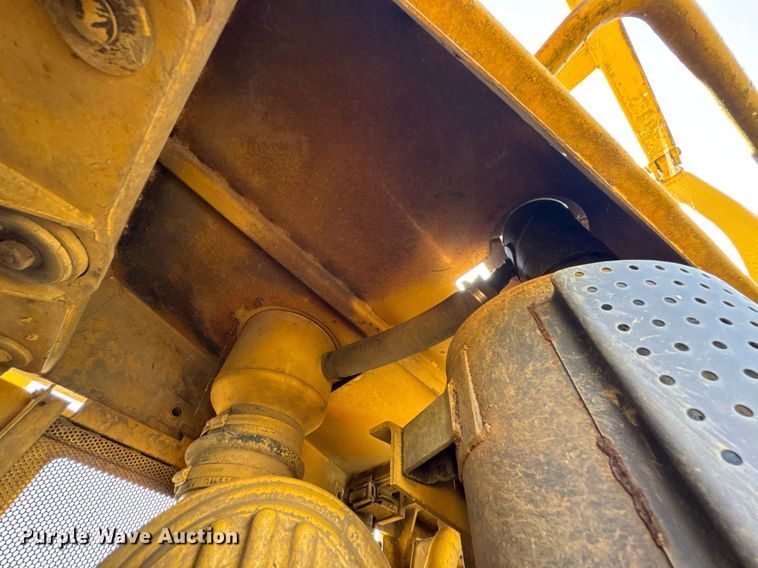 image for item DU9342 1986 Caterpillar D6H Series II dozer