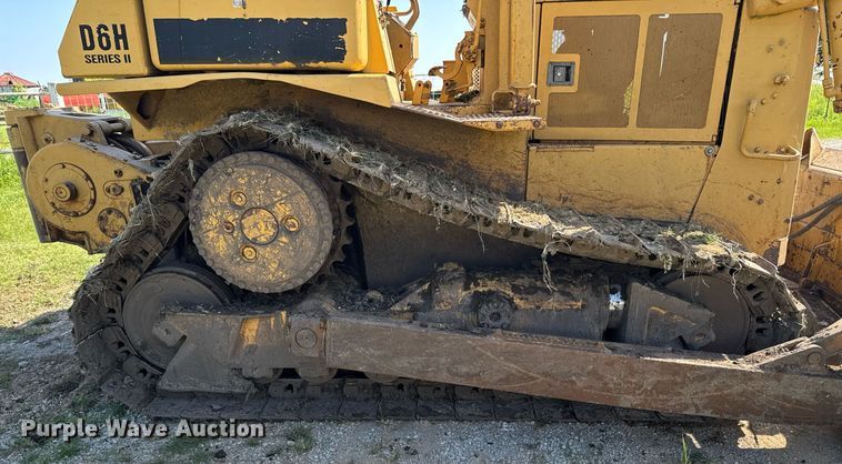 image for item DU9342 1986 Caterpillar D6H Series II dozer