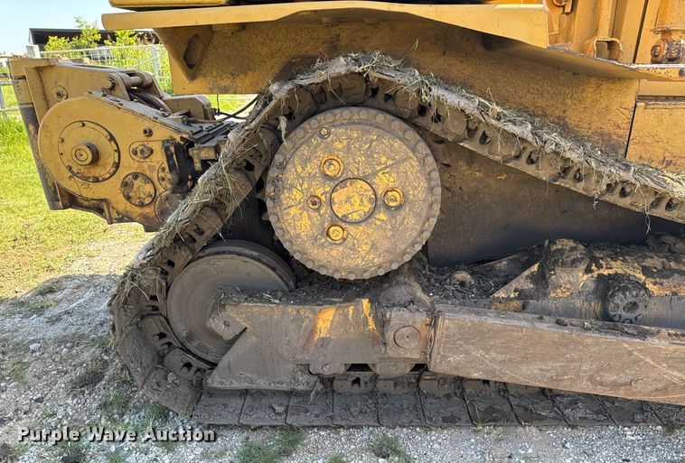 image for item DU9342 1986 Caterpillar D6H Series II dozer