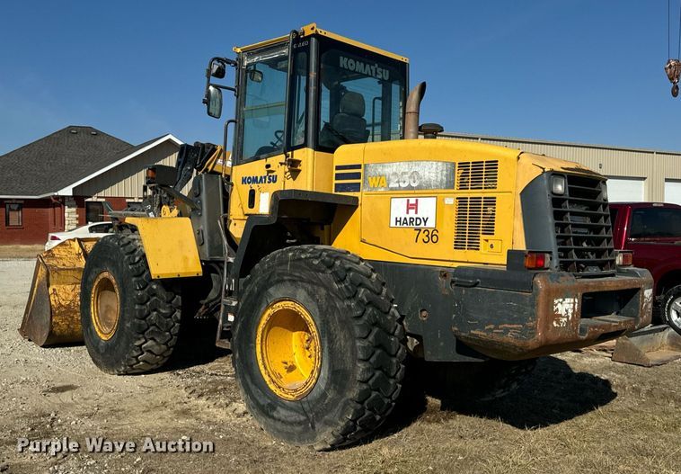 image for item DV1766 2004 Komatsu WA250-5 wheel loader