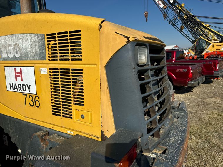 image for item DV1766 2004 Komatsu WA250-5 wheel loader