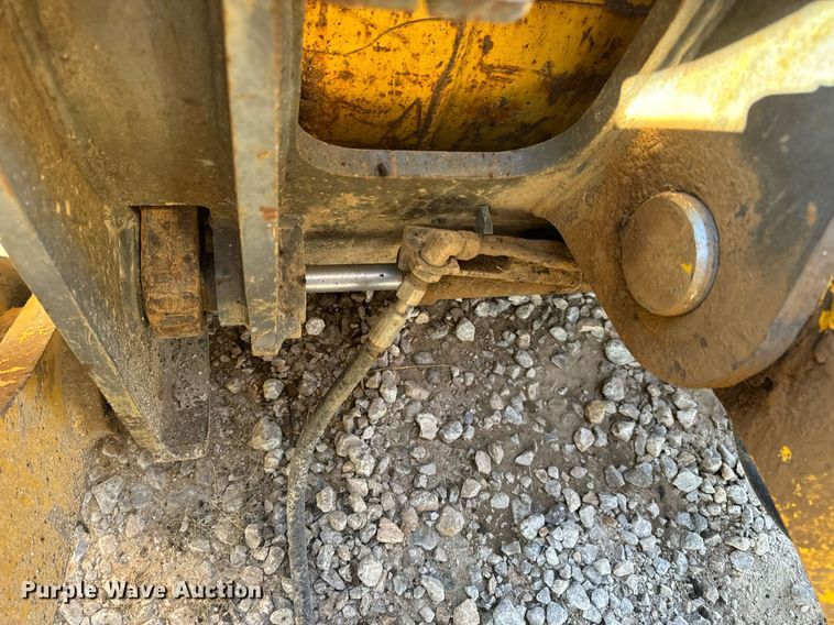image for item DV1766 2004 Komatsu WA250-5 wheel loader