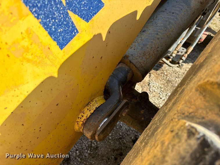 image for item DV1766 2004 Komatsu WA250-5 wheel loader