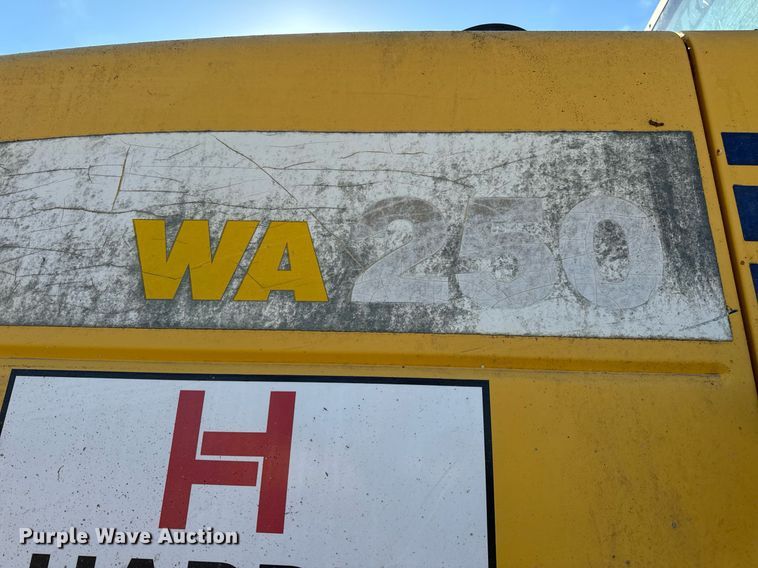 image for item DV1766 2004 Komatsu WA250-5 wheel loader
