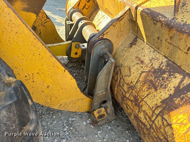 image for item DV1766 2004 Komatsu WA250-5 wheel loader