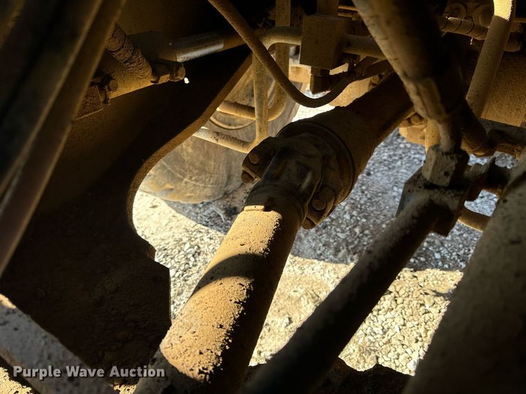 image for item DV1766 2004 Komatsu WA250-5 wheel loader