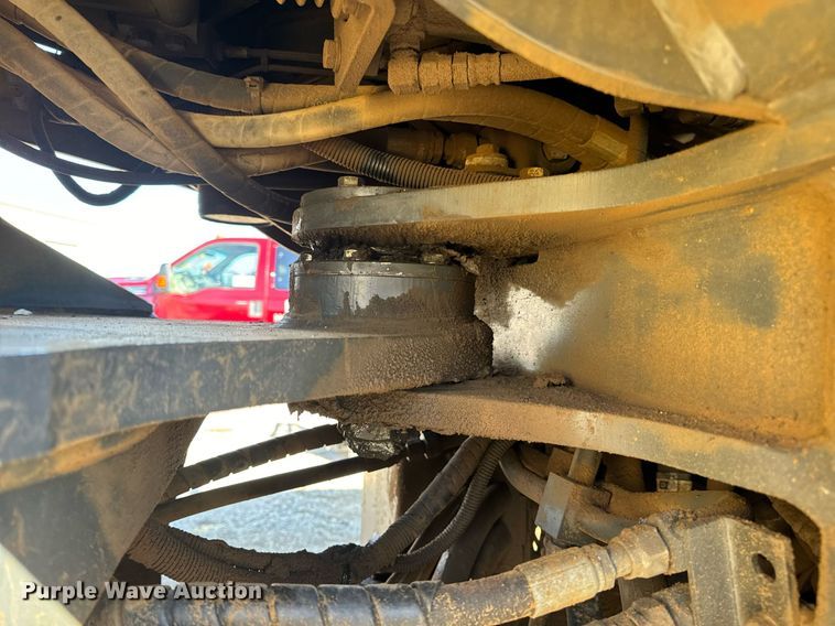 image for item DV1766 2004 Komatsu WA250-5 wheel loader