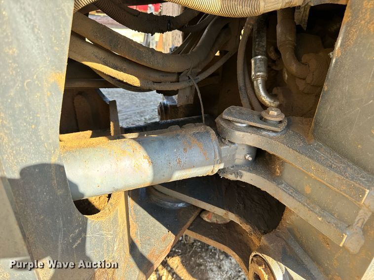 image for item DV1766 2004 Komatsu WA250-5 wheel loader