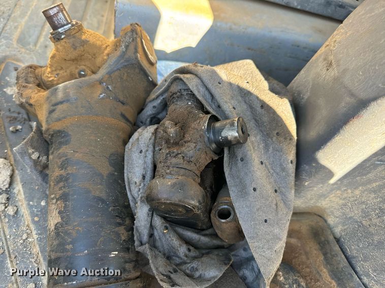 image for item DV1766 2004 Komatsu WA250-5 wheel loader