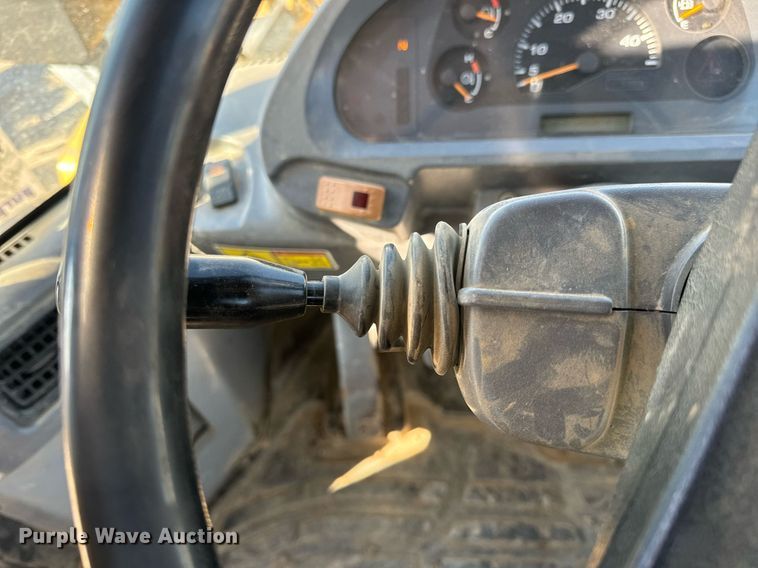 image for item DV1766 2004 Komatsu WA250-5 wheel loader