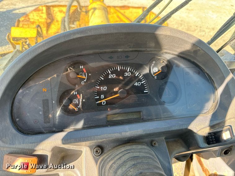 image for item DV1766 2004 Komatsu WA250-5 wheel loader