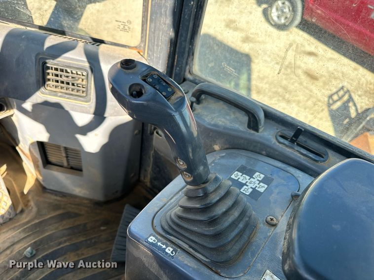 image for item DV1766 2004 Komatsu WA250-5 wheel loader