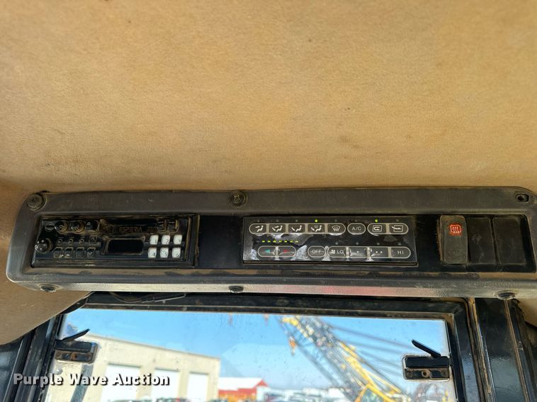 image for item DV1766 2004 Komatsu WA250-5 wheel loader