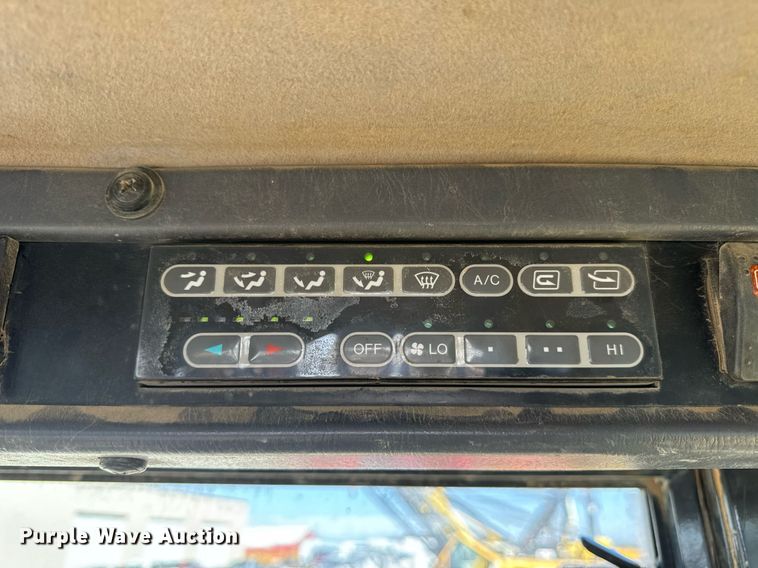 image for item DV1766 2004 Komatsu WA250-5 wheel loader