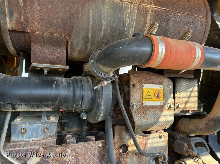 image for item DV1766 2004 Komatsu WA250-5 wheel loader