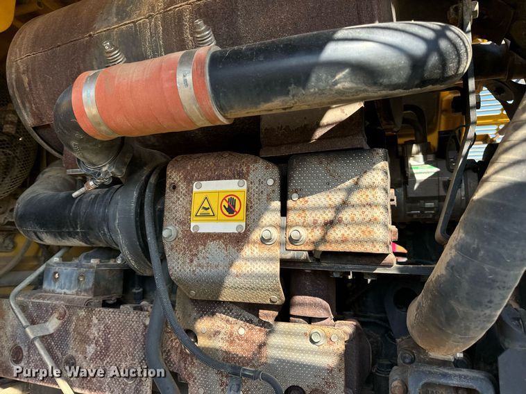 image for item DV1766 2004 Komatsu WA250-5 wheel loader