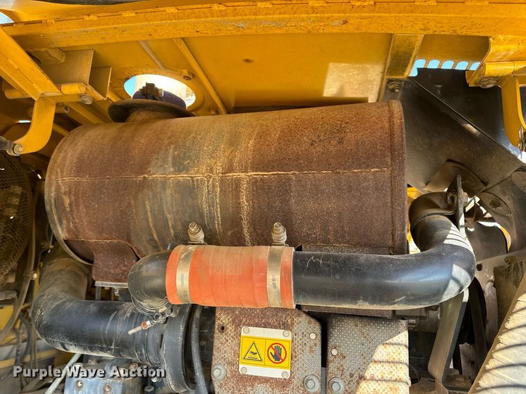 image for item DV1766 2004 Komatsu WA250-5 wheel loader