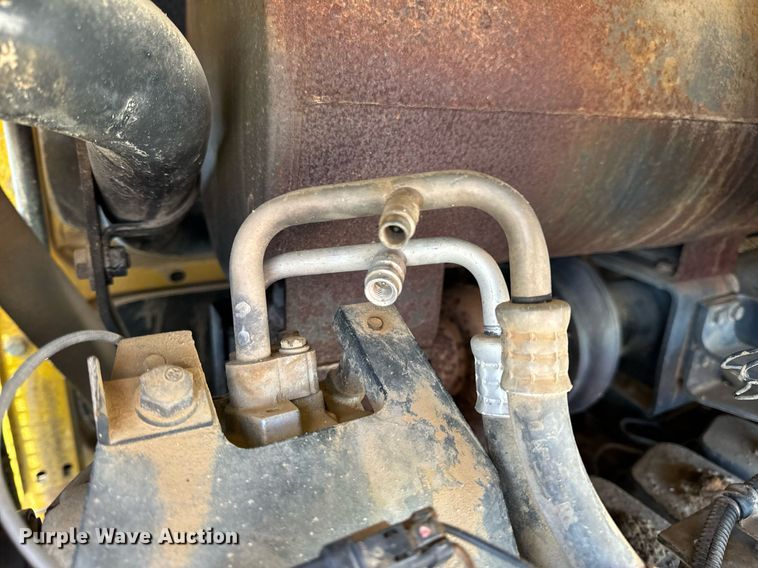 image for item DV1766 2004 Komatsu WA250-5 wheel loader