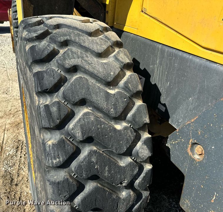 image for item DV1766 2004 Komatsu WA250-5 wheel loader