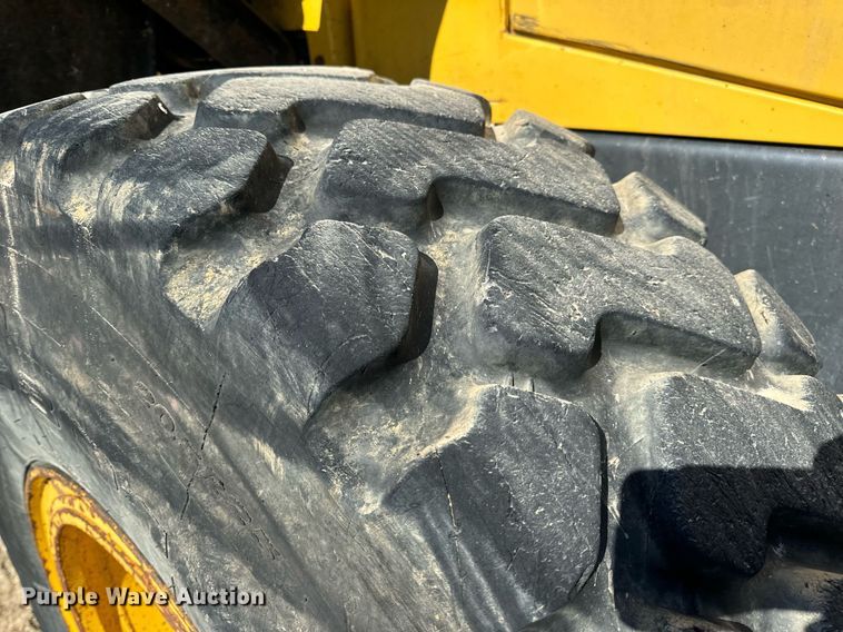 image for item DV1766 2004 Komatsu WA250-5 wheel loader