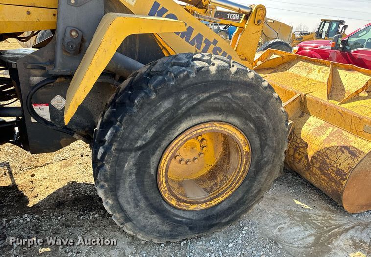 image for item DV1766 2004 Komatsu WA250-5 wheel loader