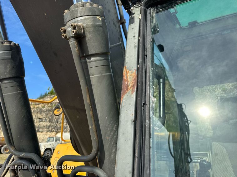 image for item DW3374 2008 Volvo EC210C L excavator