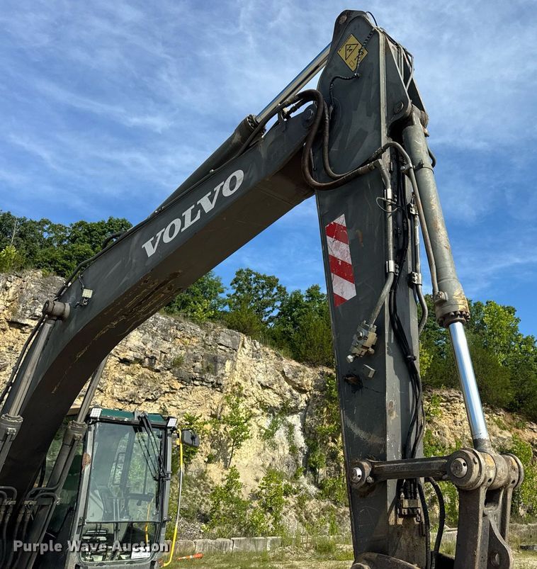 image for item DW3374 2008 Volvo EC210C L excavator