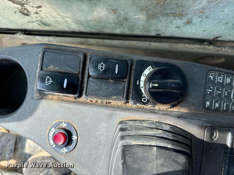 image for item DW3374 2008 Volvo EC210C L excavator