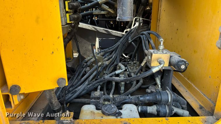 image for item DW3374 2008 Volvo EC210C L excavator