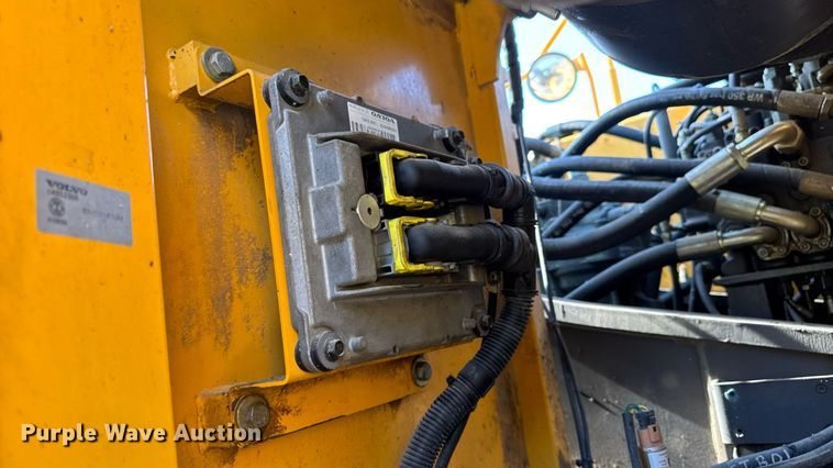 image for item DW3374 2008 Volvo EC210C L excavator