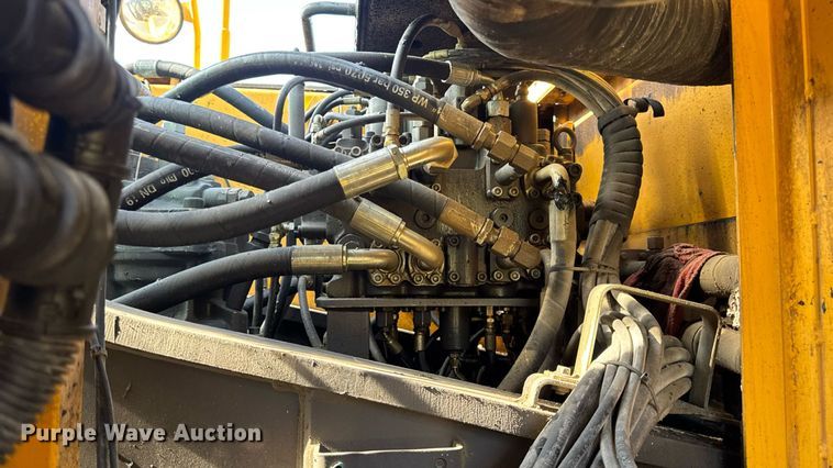 image for item DW3374 2008 Volvo EC210C L excavator