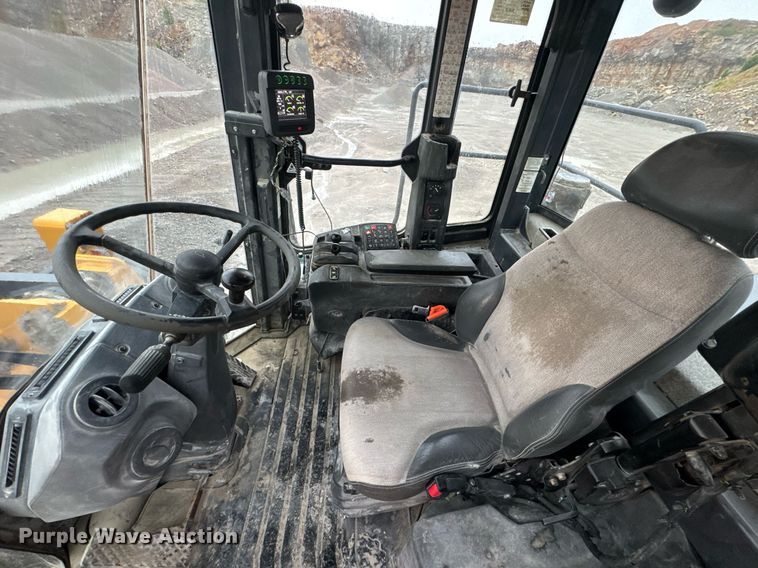 image for item DW3387 2015 John Deere 844K-II wheel loader