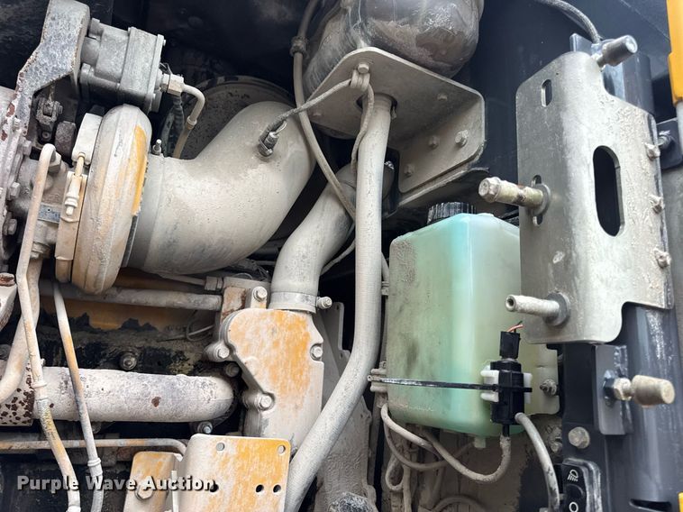 image for item DW3387 2015 John Deere 844K-II wheel loader