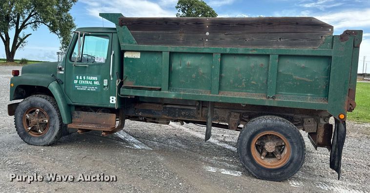 image for item DW3388 1979 International 1824 dump truck