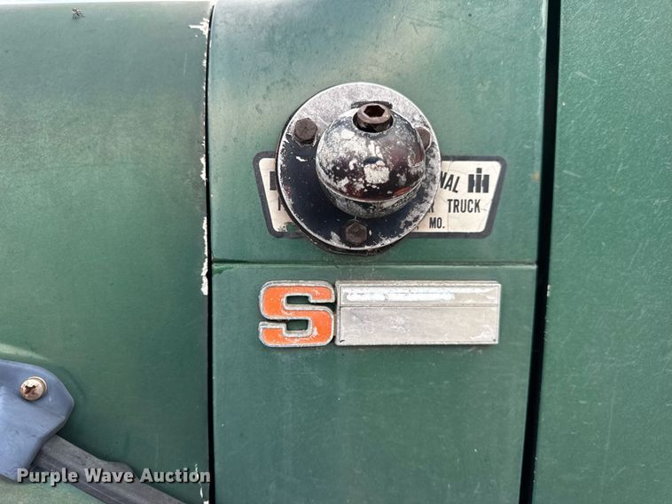 image for item DW3388 1979 International 1824 dump truck