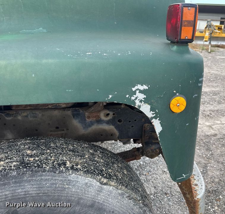 image for item DW3388 1979 International 1824 dump truck