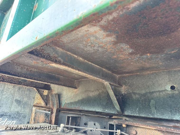 image for item DW3388 1979 International 1824 dump truck