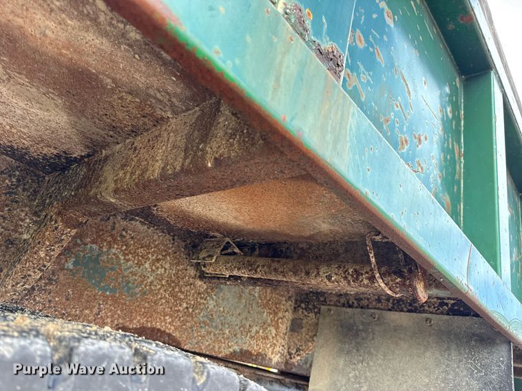 image for item DW3388 1979 International 1824 dump truck