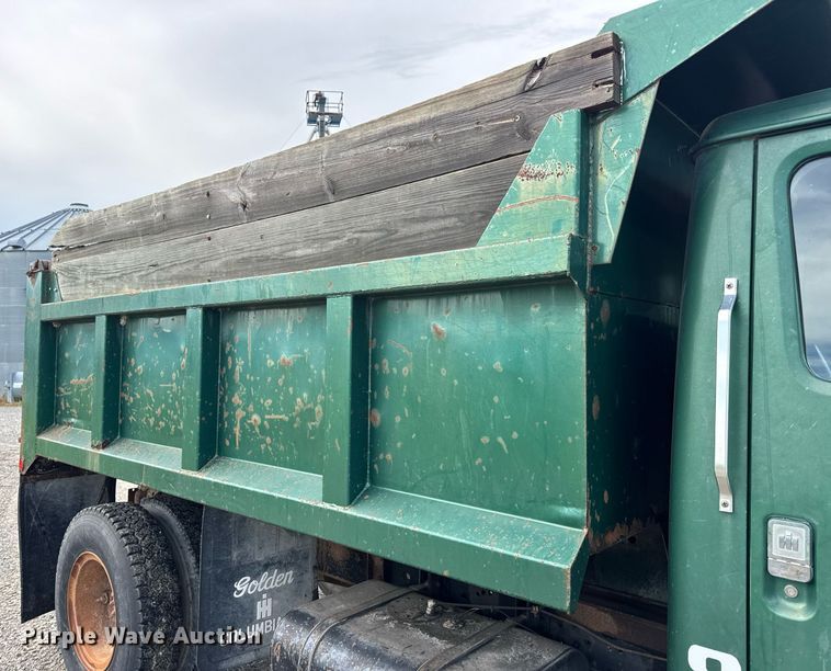 image for item DW3388 1979 International 1824 dump truck
