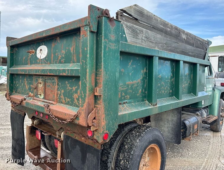 image for item DW3388 1979 International 1824 dump truck