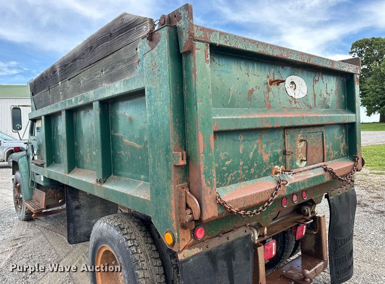 image for item DW3388 1979 International 1824 dump truck