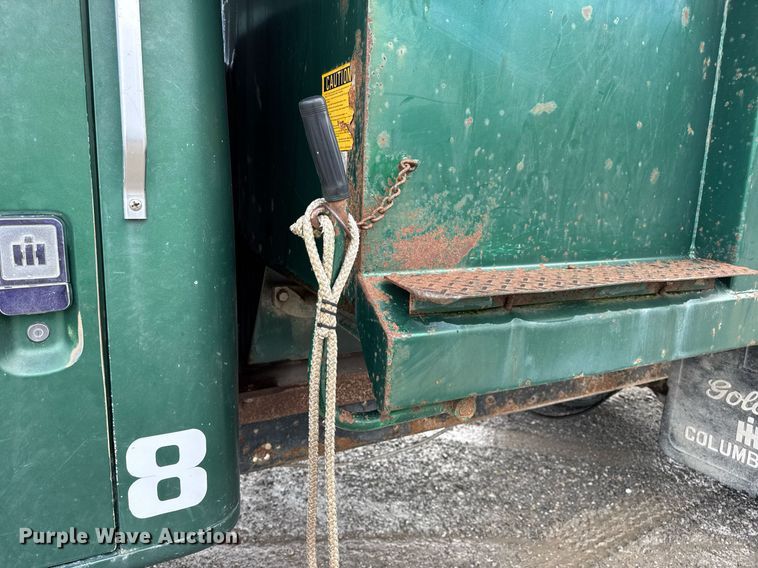 image for item DW3388 1979 International 1824 dump truck