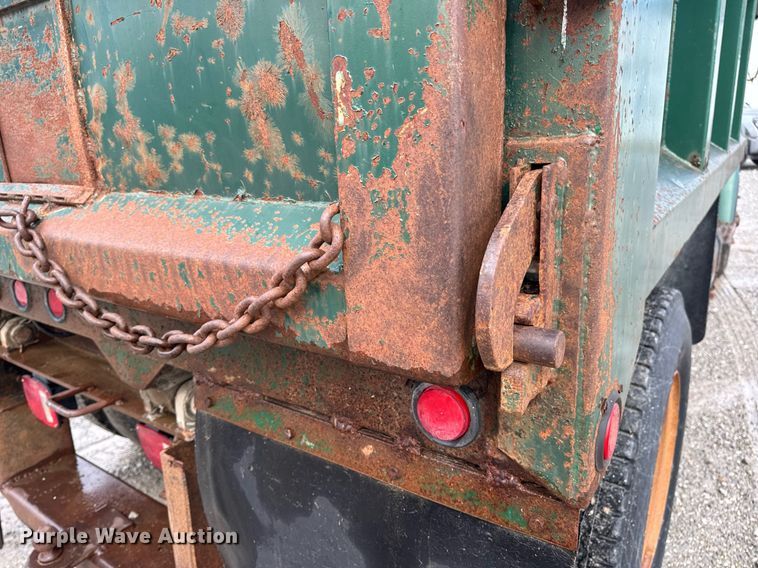 image for item DW3388 1979 International 1824 dump truck