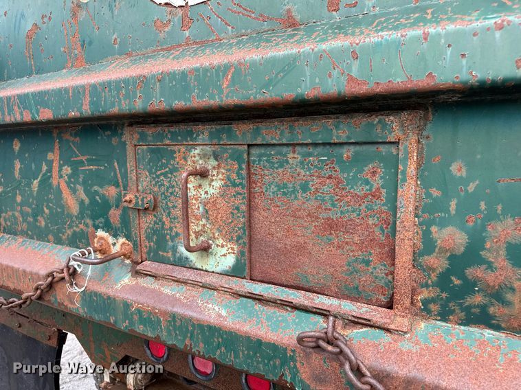 image for item DW3388 1979 International 1824 dump truck