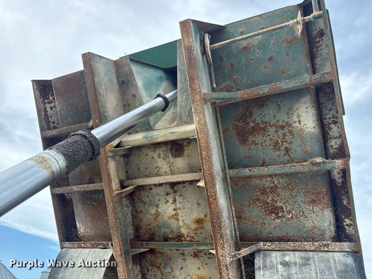 image for item DW3388 1979 International 1824 dump truck