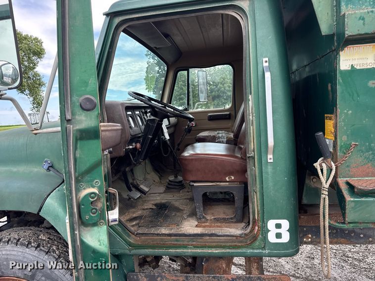 image for item DW3388 1979 International 1824 dump truck