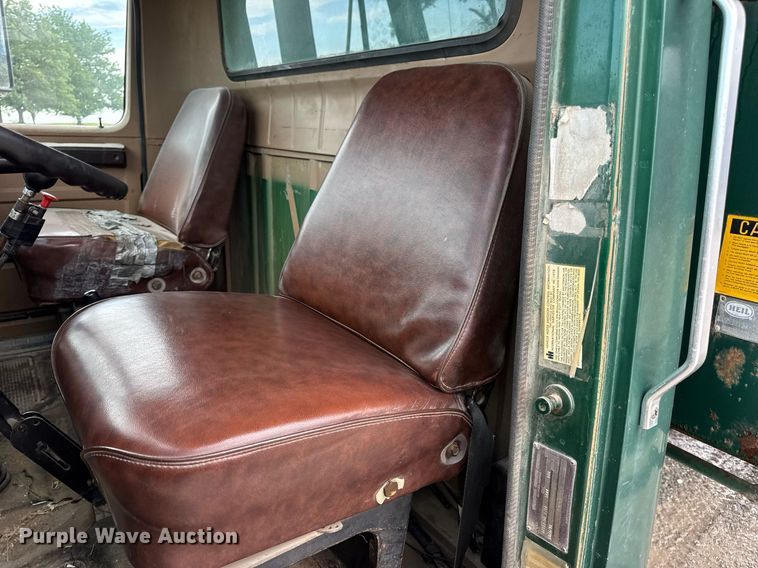 image for item DW3388 1979 International 1824 dump truck