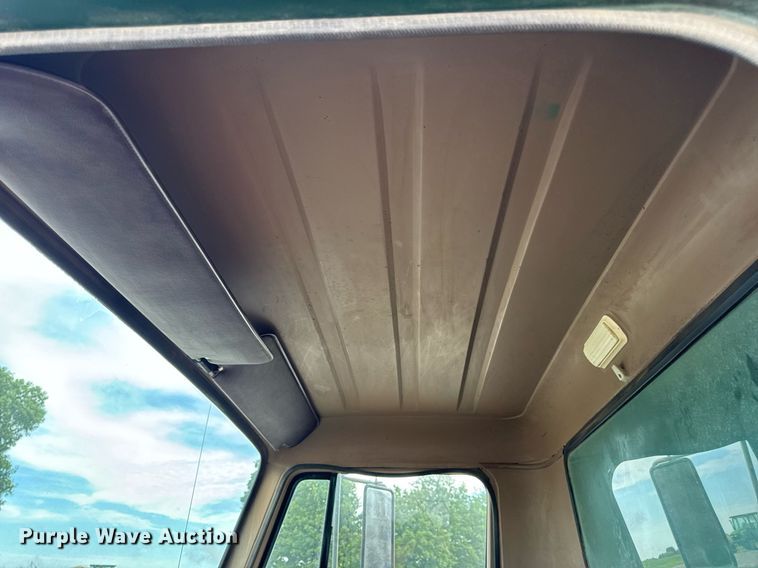 image for item DW3388 1979 International 1824 dump truck