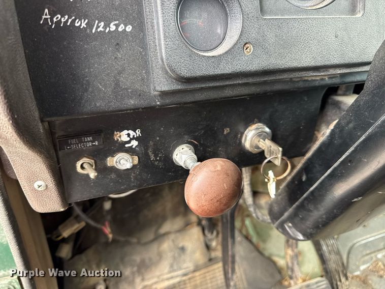 image for item DW3388 1979 International 1824 dump truck